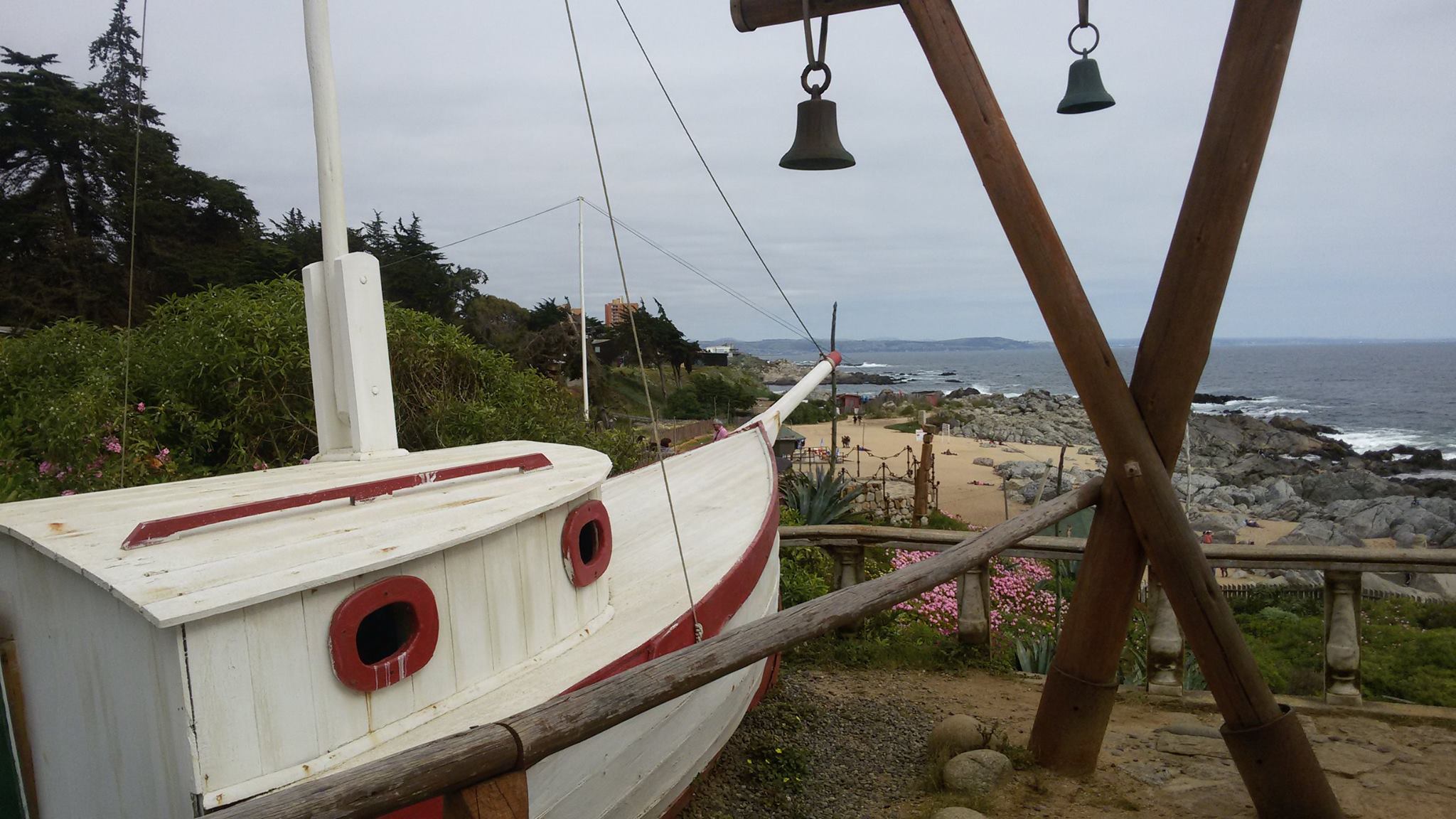 Casa Museo de Pablo Neruda en Isla Negra frente al mar